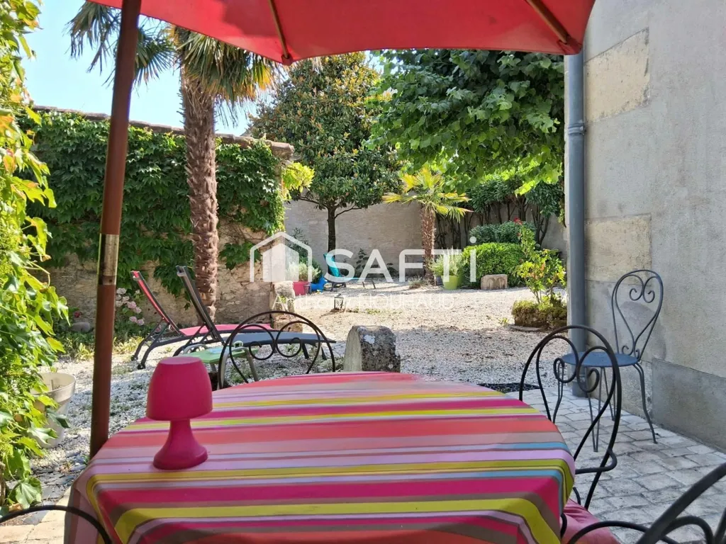 Jardin - Maison de Maître avec Jardin et Dépendance à Cognac