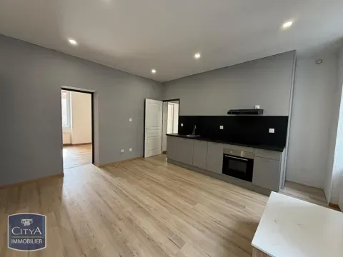 Köök - Charming 3-Bedroom Apartment in Vichy