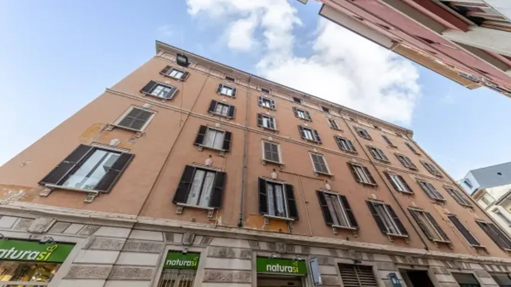 Esterno - Rustic-Style Flat with Balcony in Milan