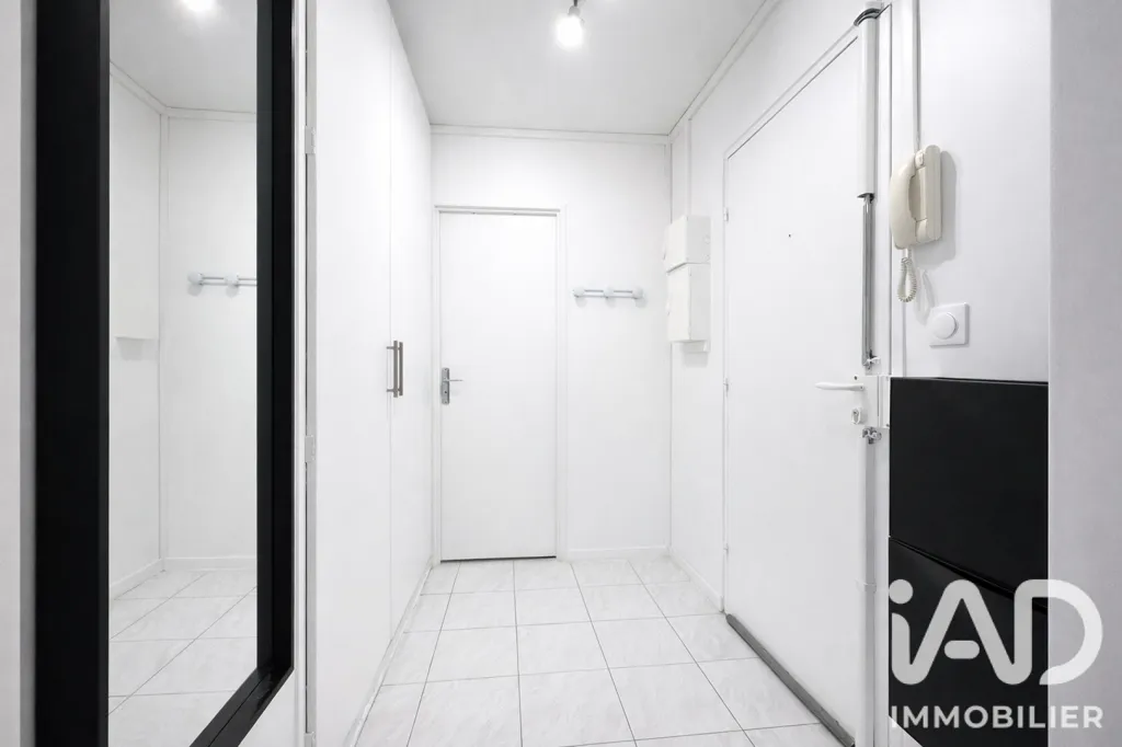 Recibidor - Renovated Studio with Balcony in Aubervilliers