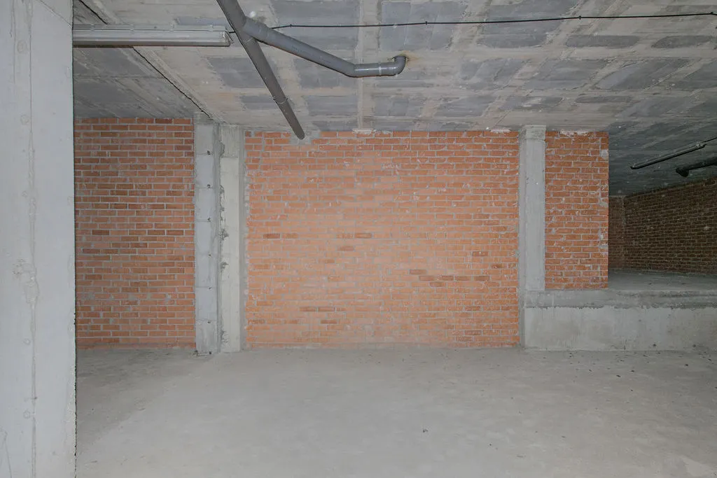 Garaaž - Commercial Space with Street Access in Terrassa