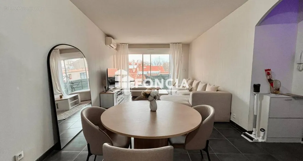 Salle à manger - Appartement avec Terrasse et Parking Près de la Gare