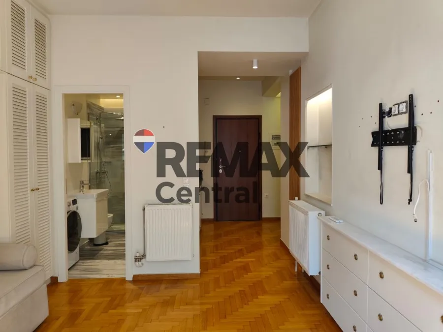 Elutuba - Studio Apartment with Balcony in Kolonaki
