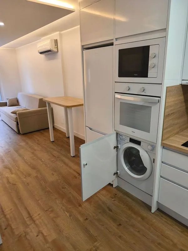 Cuisine - 1-Bedroom Flat with Terrace in City Centre