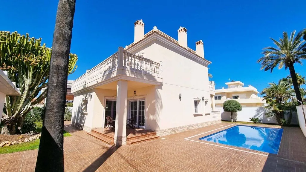 Piscina - Luxury Villa with Pool in Cabo Roig, Valencia