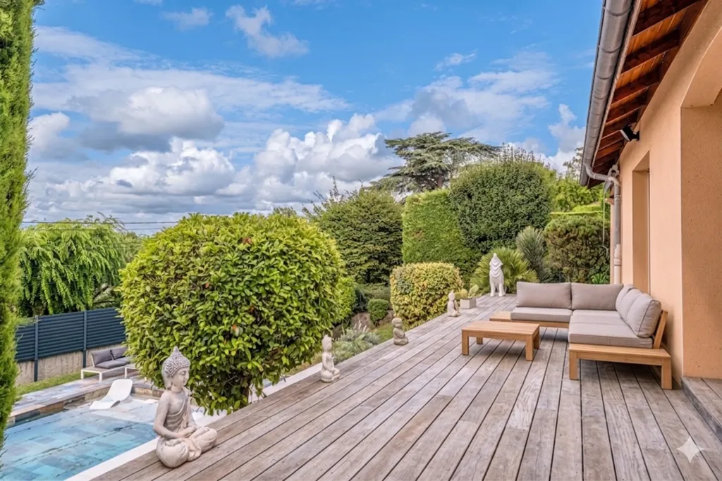 Bassein - Villa with Private Apartment near Lyon Centre