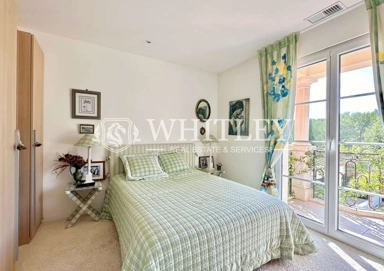 Bedrooms - Luxury Villa with Pool in Saint-Raphaël