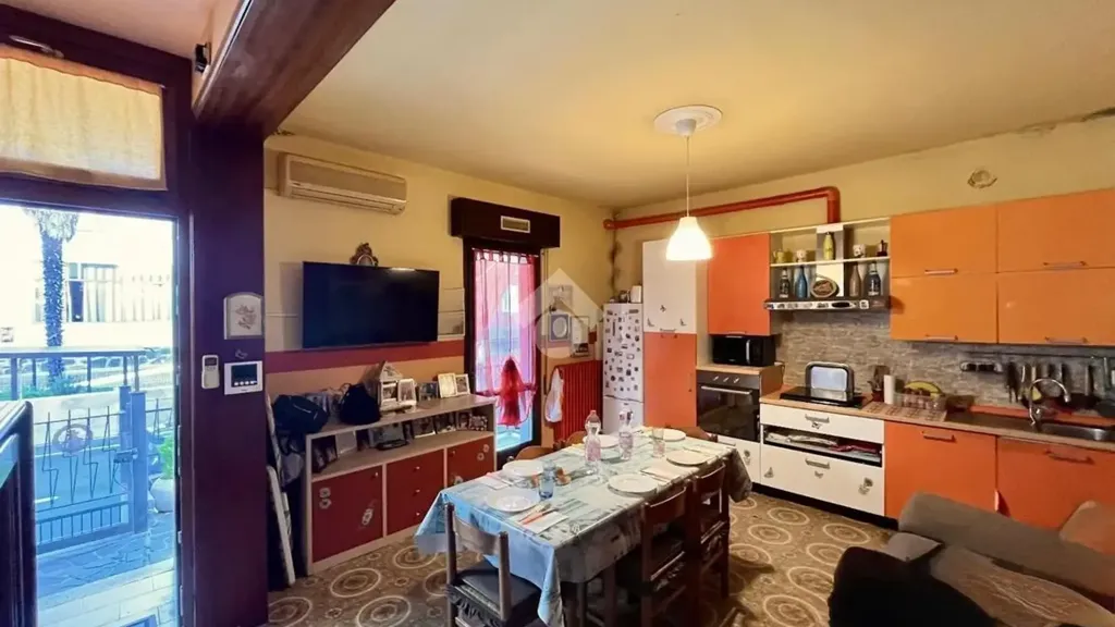 Cuisine - Bifamiliare with Terraces in Adro
