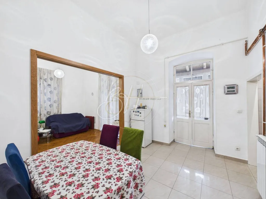 Söögituba - Apartment with Balcony in Pula Centre