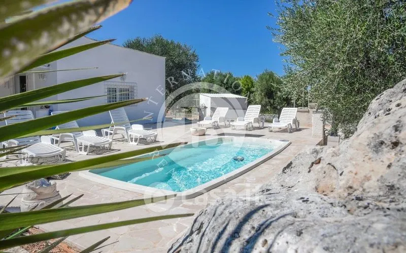 Bassein - Trullo-Style Villa with Pool in Ostuni