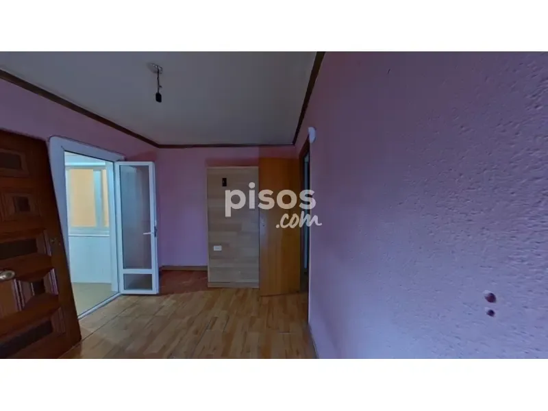 Stanze - Three-Bedroom Flat in Ripollet Centre