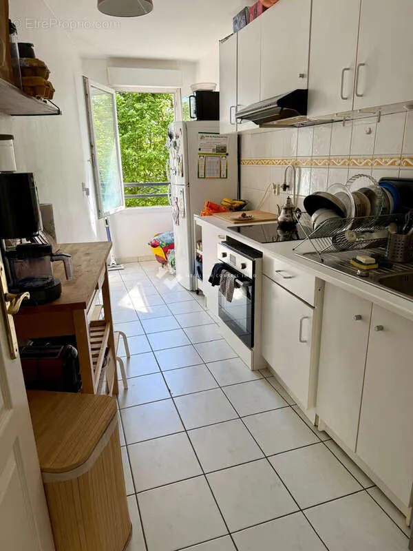 Köök - 3-Bed Apartment with Terrace in Torcy