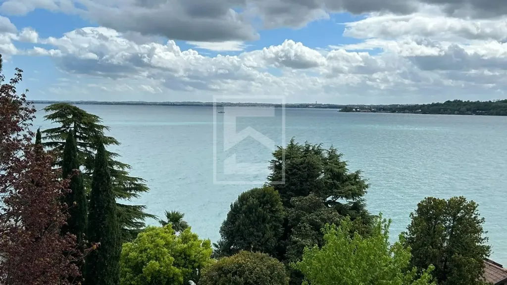 Aed - Villa with Lake View in Padenghe Sul Garda