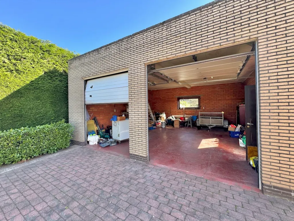 Garaaž - Bungalow with Large Garage in Ertvelde
