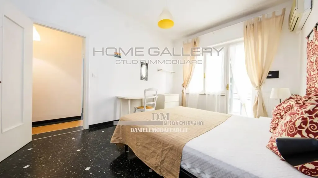 Chambres - Trilocale with Balcony in Albaro, Genoa