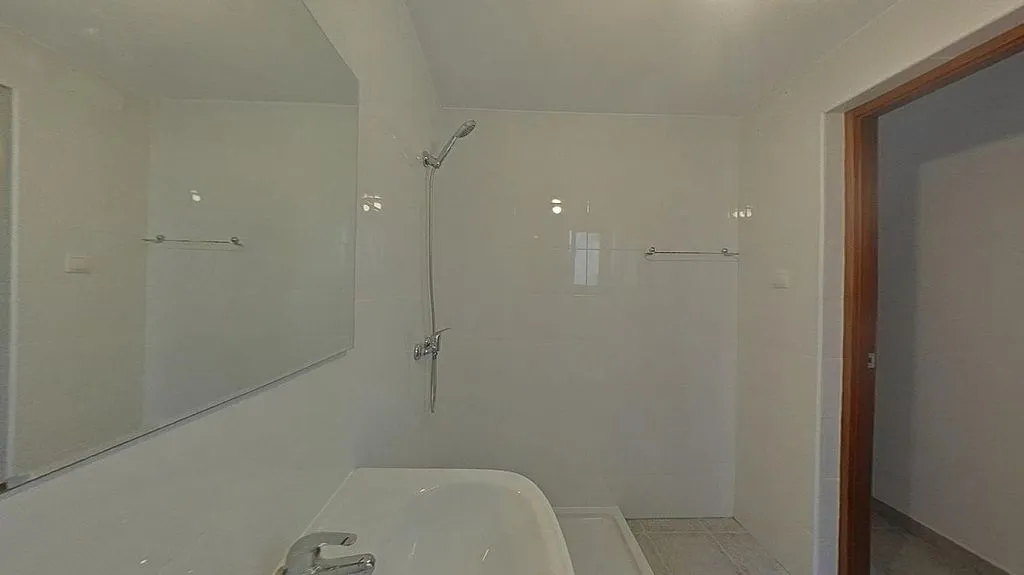 Vannitoad - 3-Bedroom Apartment in Mollet del Vallès