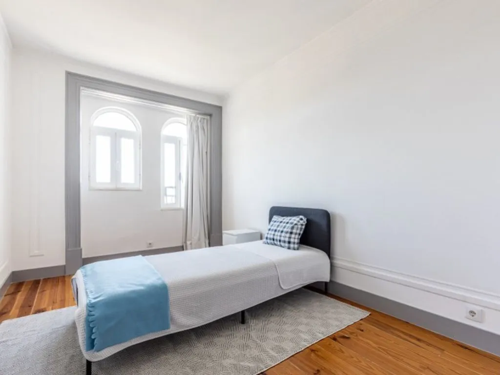 Chambres - 3-Bedroom Flat with Metro Access in Entrecampos