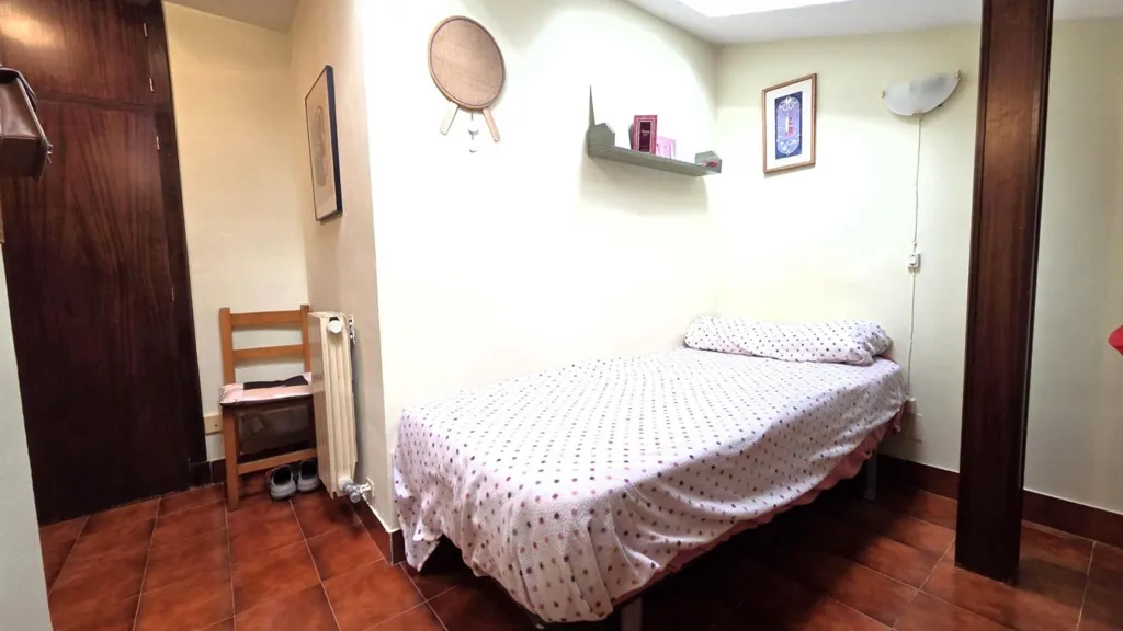 Chambres - 4-Bedroom Flat with South/East Orientation in Ávila