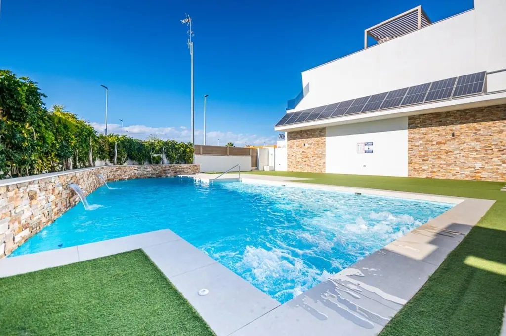 Piscina - Key-Ready Bungalow with Pool in San Pedro del Pinatar