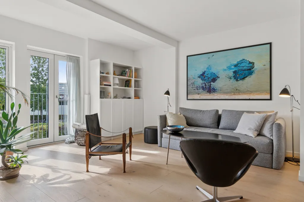Elutuba - Spacious 4-Bedroom Apartment with Balcony in Søborg
