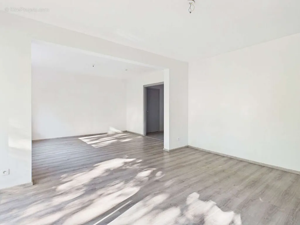 Rooms - Apartment with Terrace in Illkirch-Graffenstaden
