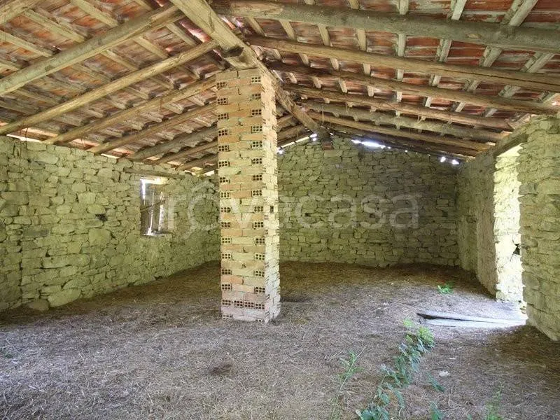 Pièces - Rustic Stone Cottage with Hillside View in Niella Belbo