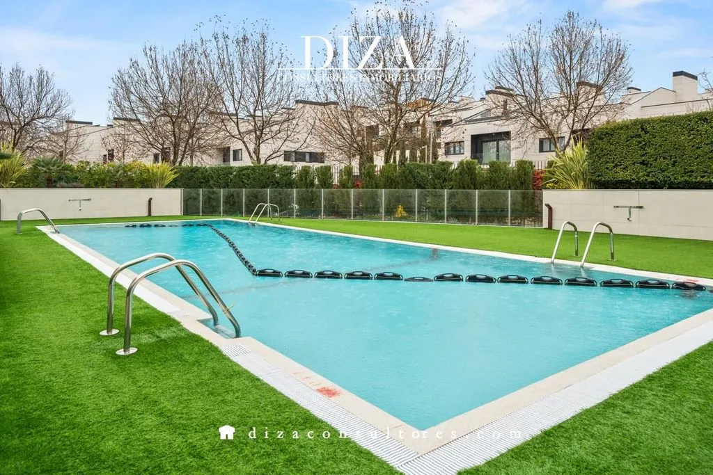 Piscine - Luxury Villa with Pool in Alcobendas