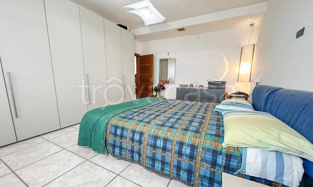 Chambres - Rearranged Apartment with Balcony in Santena