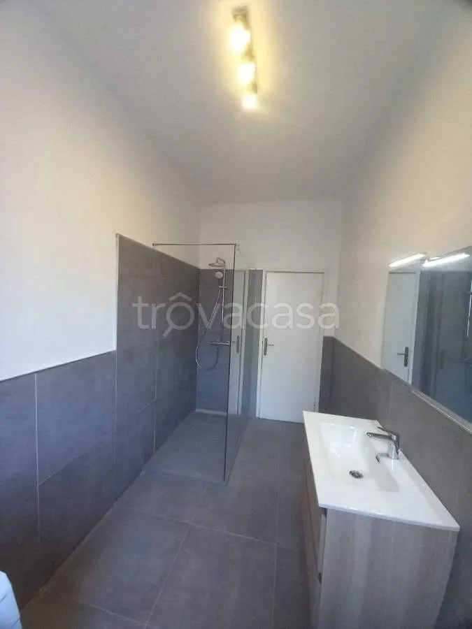Salles de bain - Bright Apartment with Balcony in Ferrara