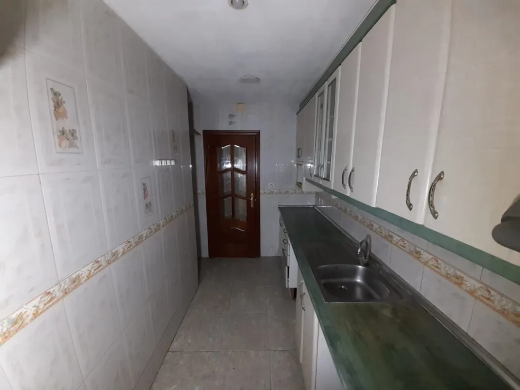 Köök - Apartment with Metro Access in La Chopera, Madrid