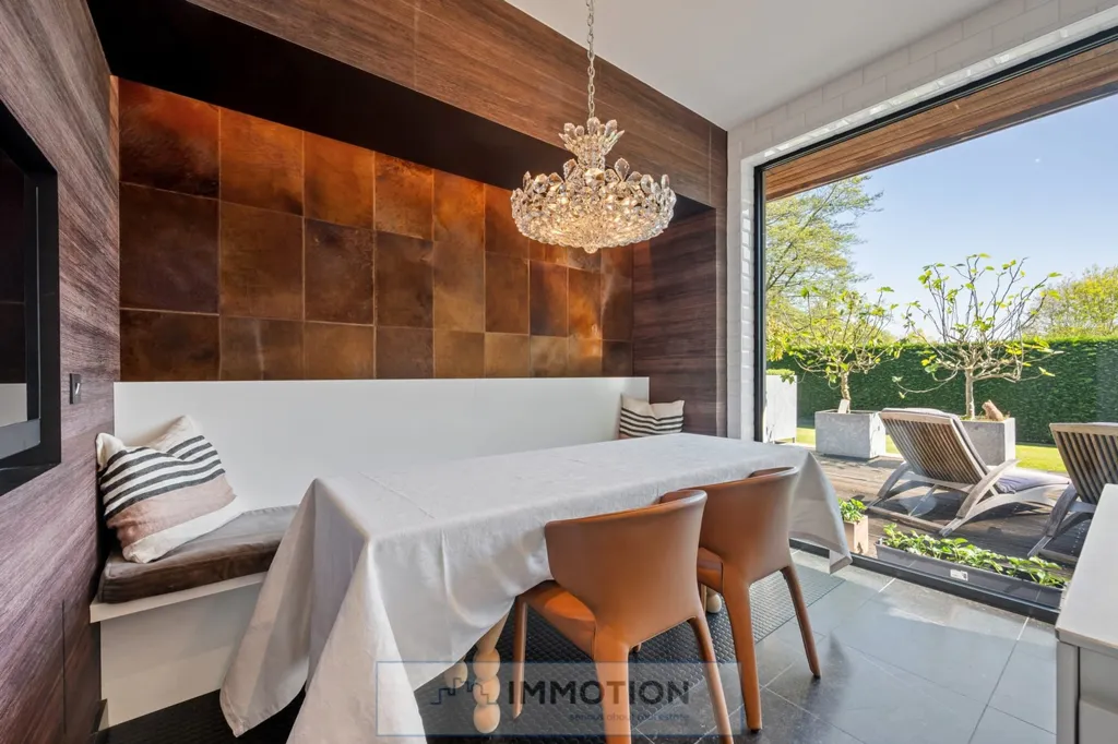 Söögituba - Stylish Villa with South-Facing Garden in Luxurious Setting