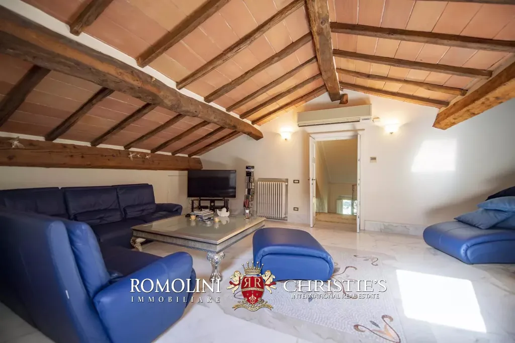 Séjour - Restored Period Villa with Park in Lucca