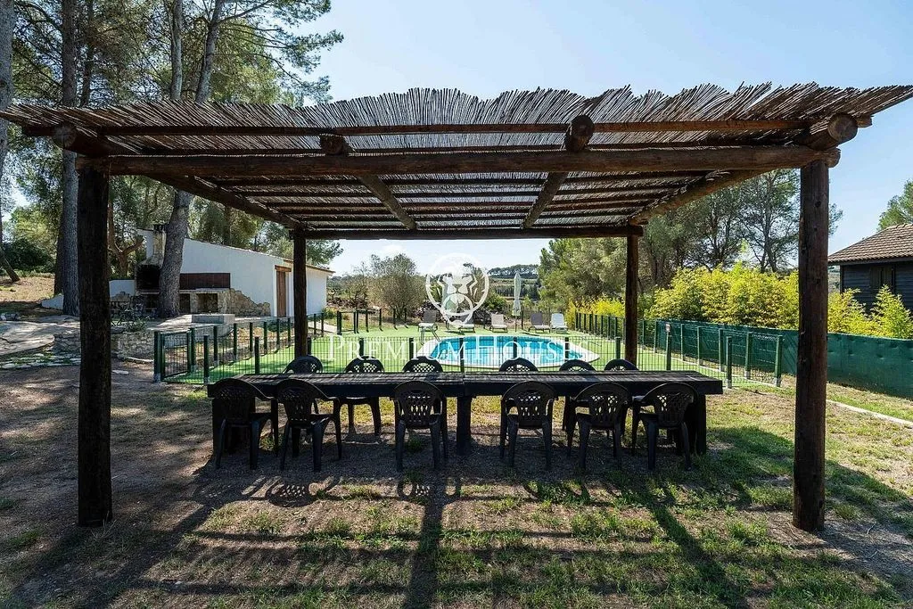 Bassein - Luxury Farmhouse with Pool near Catllar