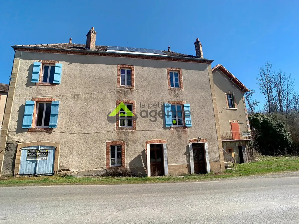 Extérieur - Ensemble Immobilier à Rénover avec Terrasse à Aubusson