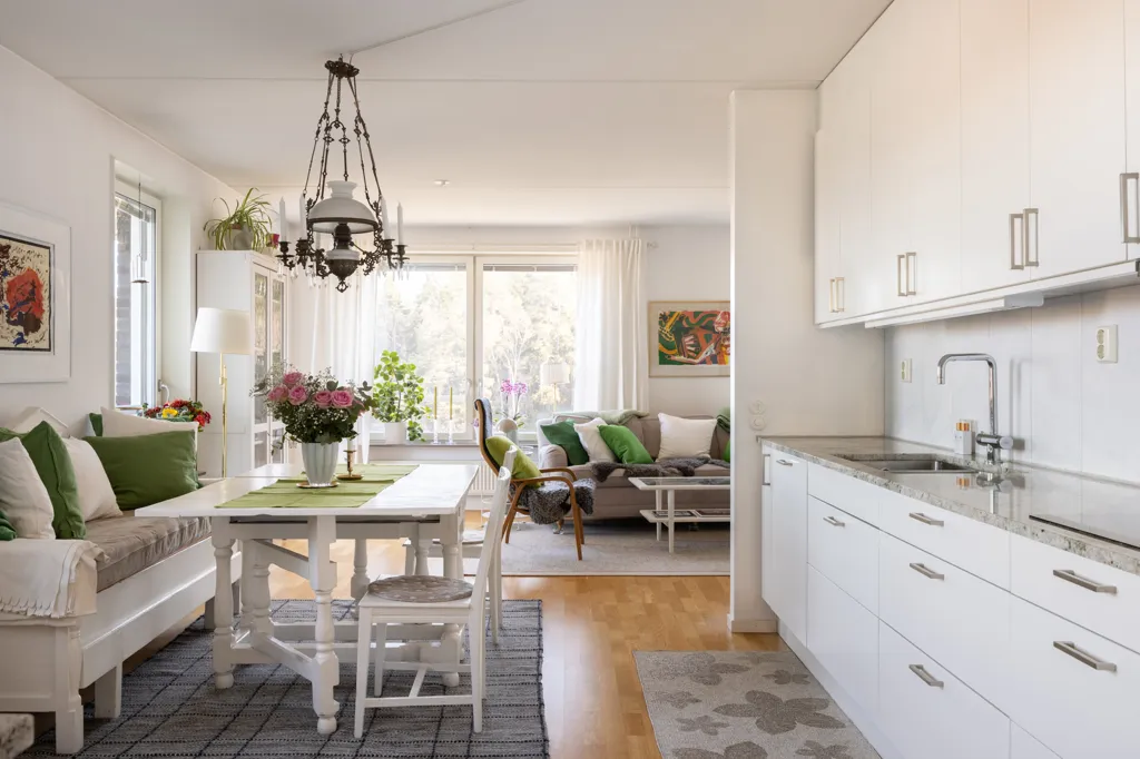 Cuisine - 55+ Apartment with Two Balconies in Nockeby Backe