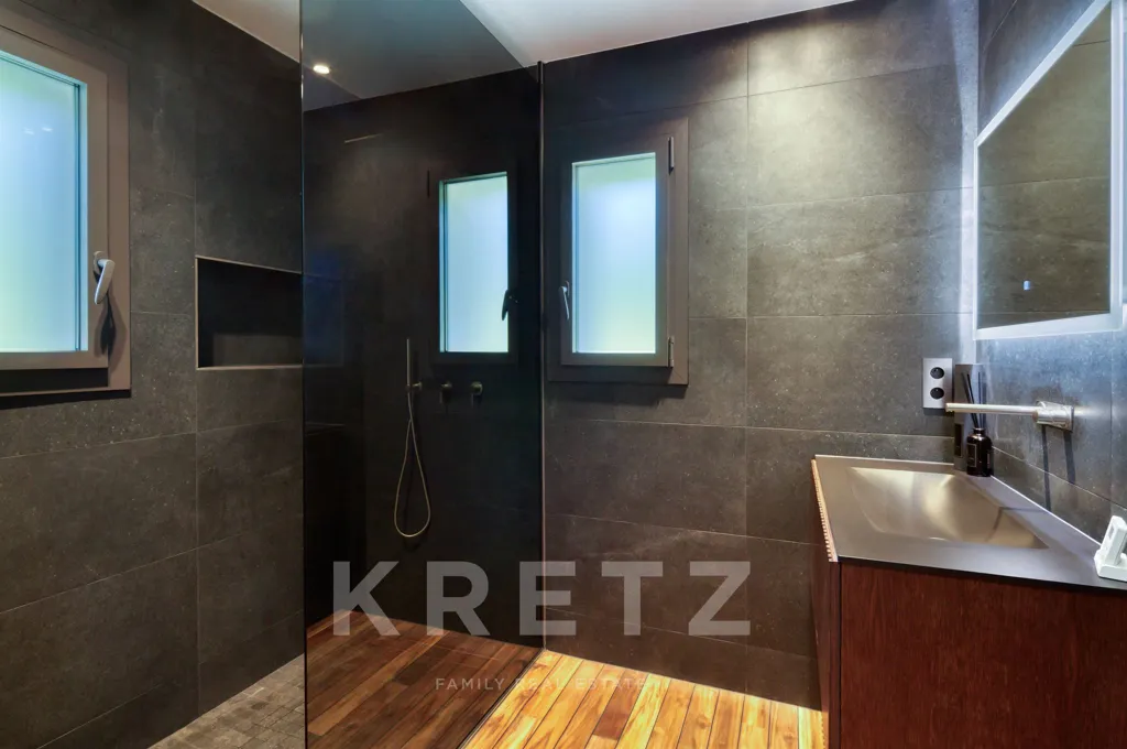Salles de bain - Villa Rénovée avec Vue Mer à Cannes