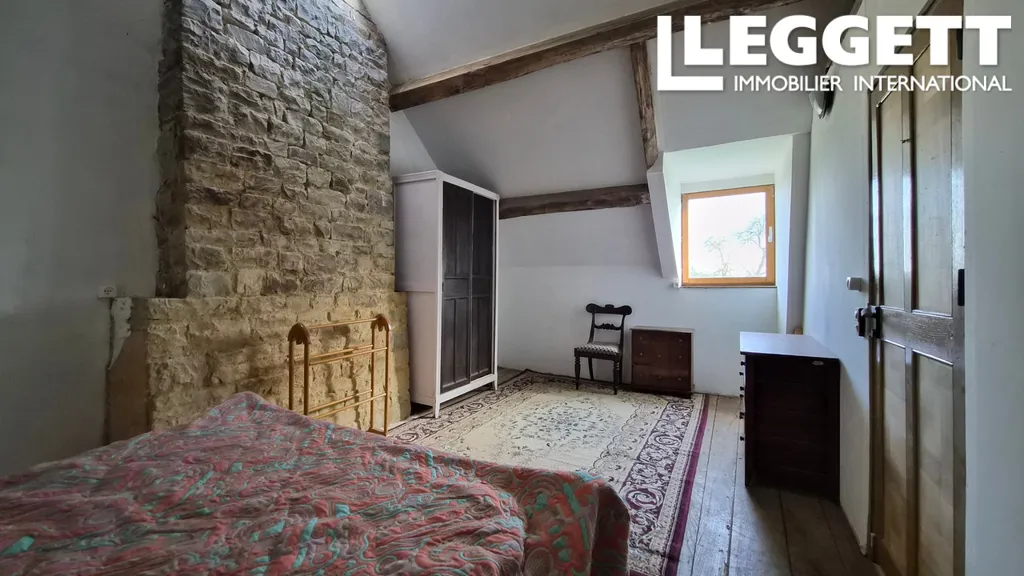 Magamistoad - Traditional Stone Cottage with Garden in Barenton
