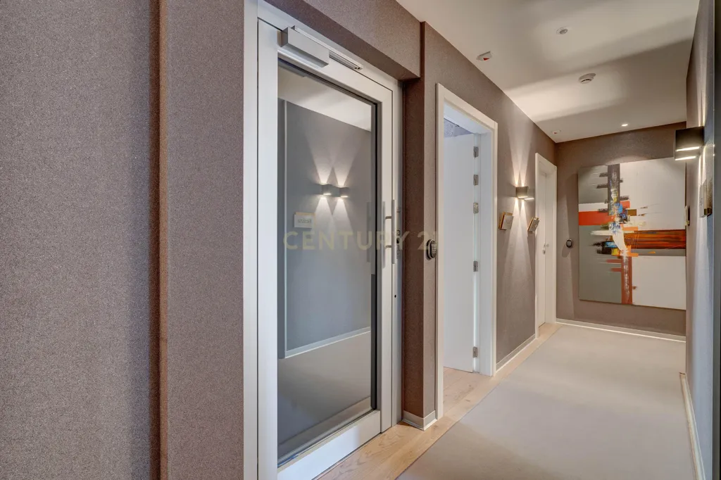 hallway_entrance