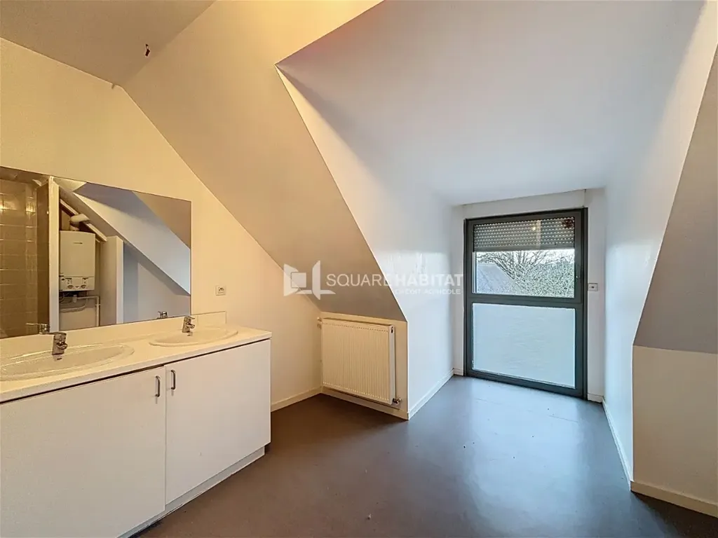 Toad - 3-Bedroom Apartment in Secure Residence, Briec