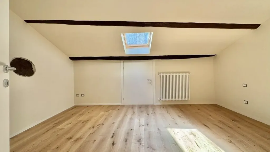 Pièces - Terraced House with Independent Access in Lucca