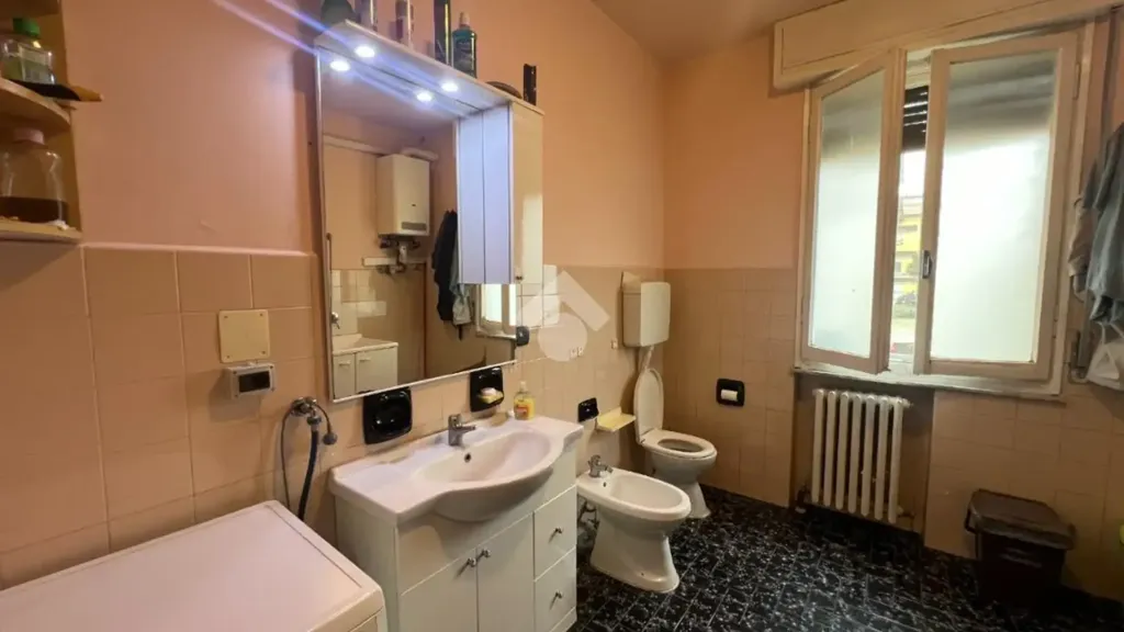 Salles de bain - Central Apartment with Balcony in Novellara