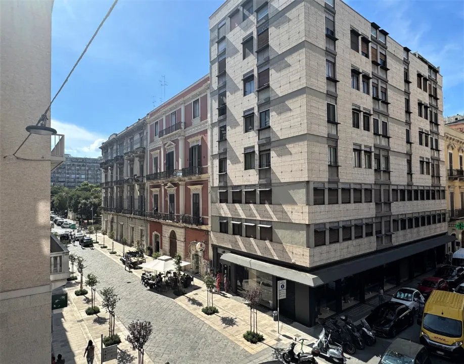 Exterior - Apartment with City View in Bari Centre