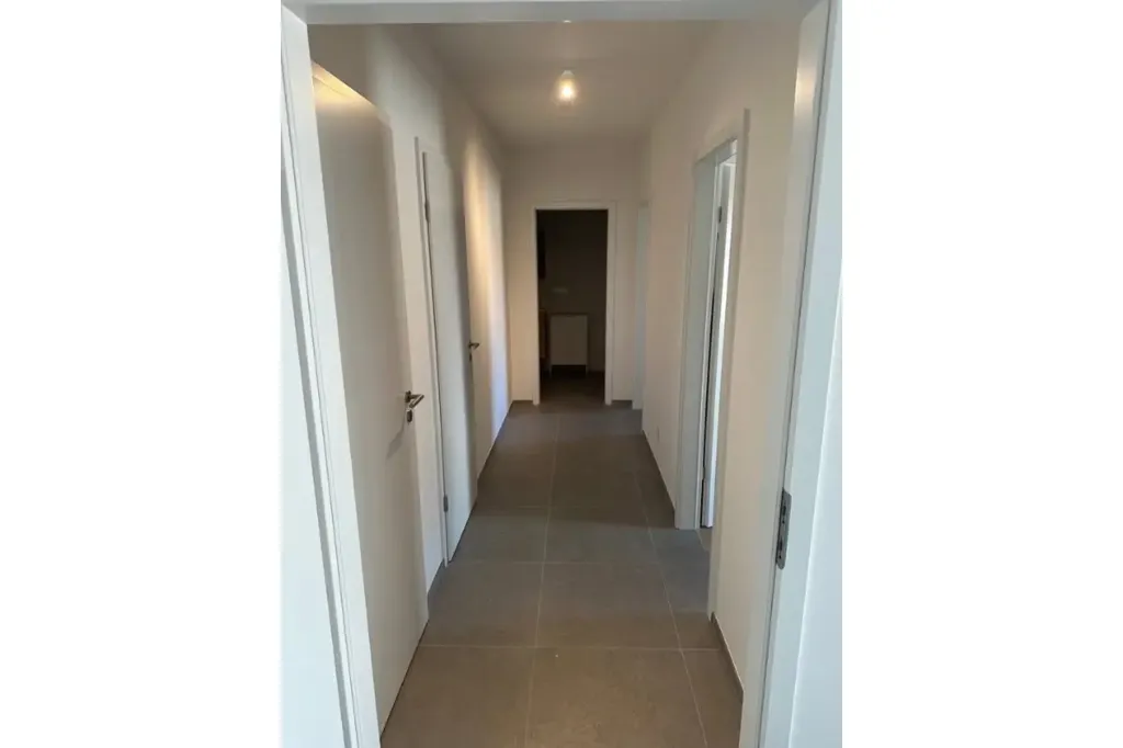 hallway_entrance