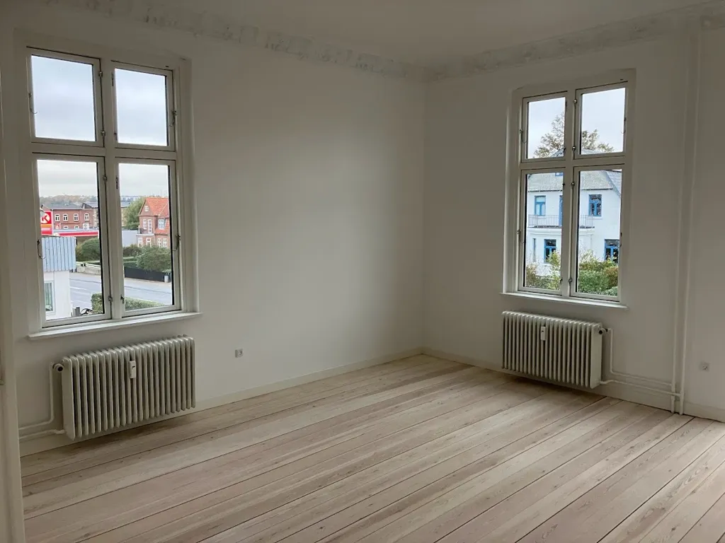 Toad - 5-Room Apartment with Garden in Haderslev