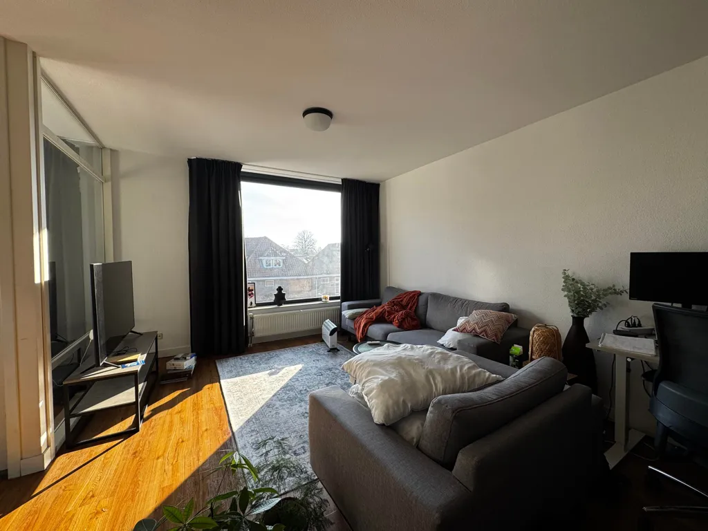Elutuba - 3-Bedroom Apartment in Eindhoven's Green Area