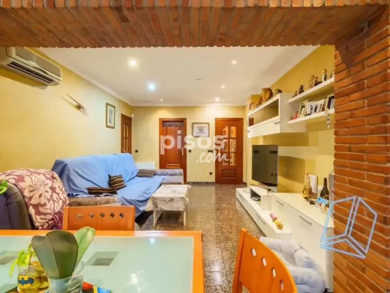 Elutuba - Ground Floor Flat with Balcony in Gavà