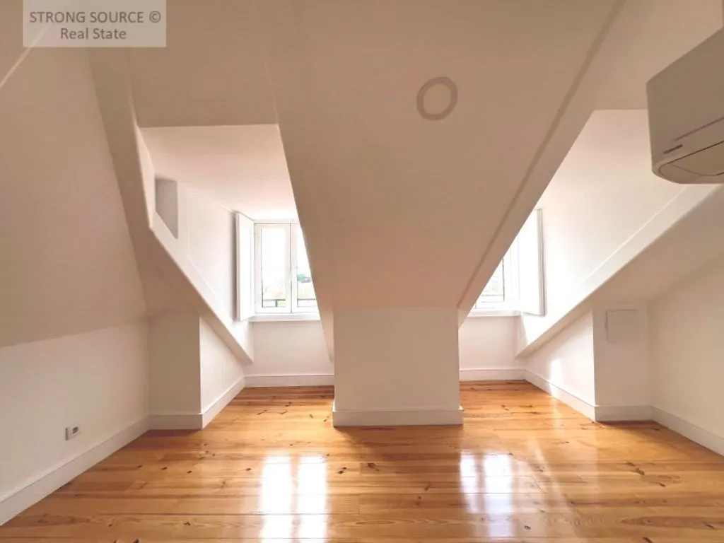Toad - Luxury Apartments with River View in Graca, Lisbon