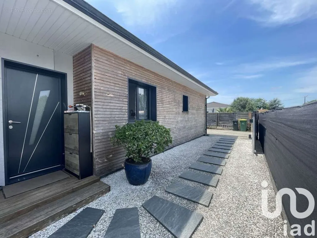 Välivaade - Contemporary House with Pool in Belin-Beliet