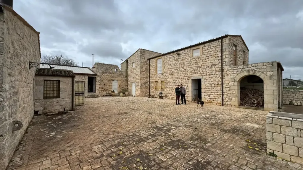 Garden - Historic Stone Villa with Garden in Modica