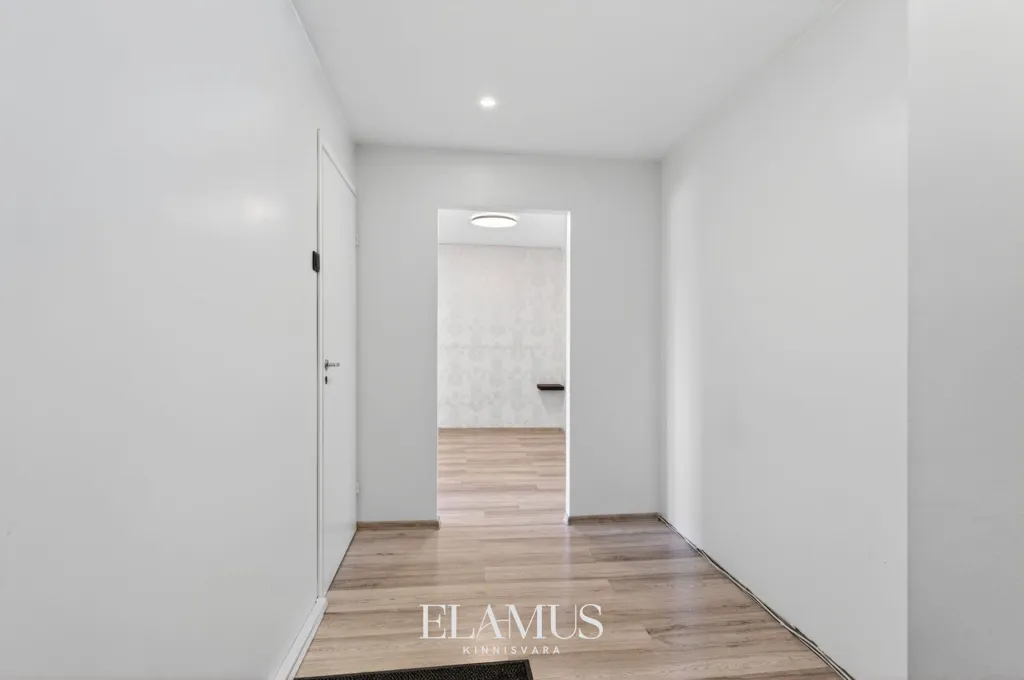 hallway_entrance